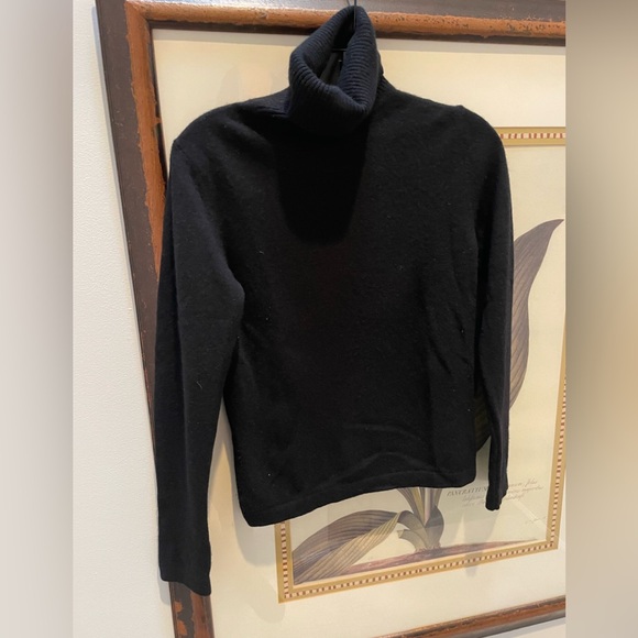 Lord and Taylor Black Cashmere Sweater - Picture 1 of 3